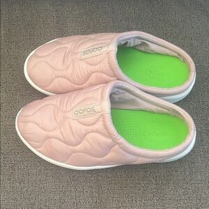 OOFOS Pink Quilted Mules